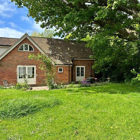 Peaceful Cottage With Private Garden ヘイルシャム エクステリア 写真