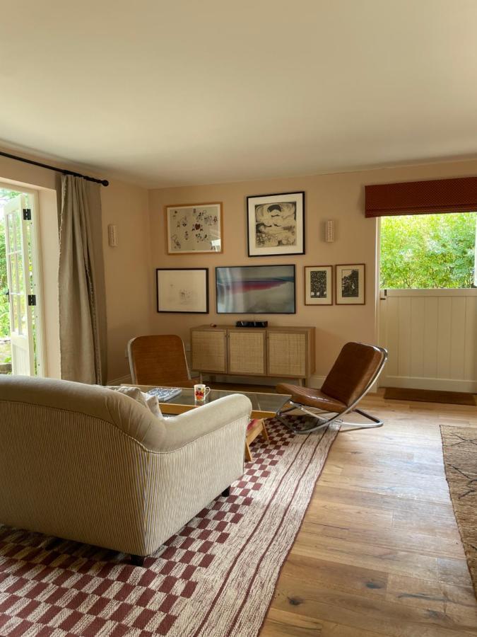 Peaceful Cottage With Private Garden ヘイルシャム エクステリア 写真