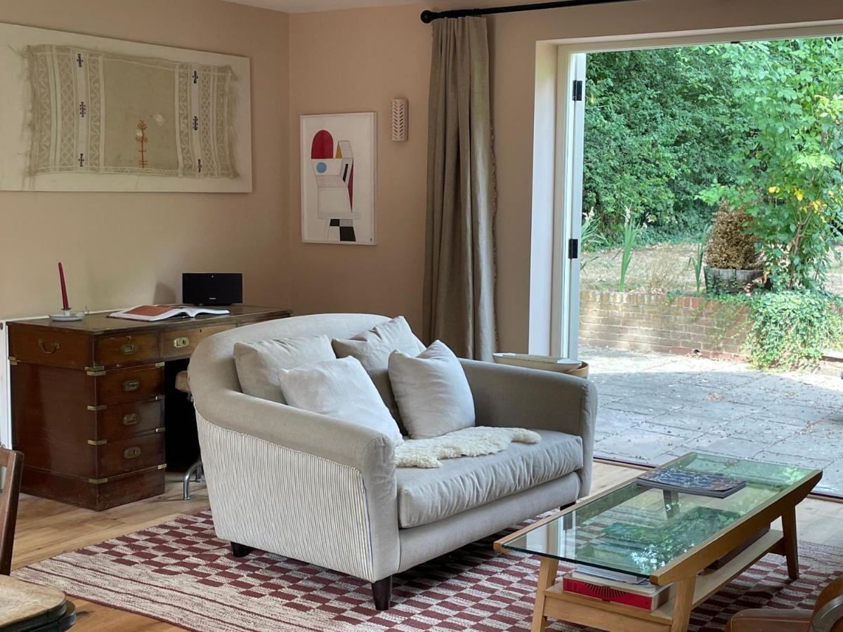 Peaceful Cottage With Private Garden ヘイルシャム エクステリア 写真