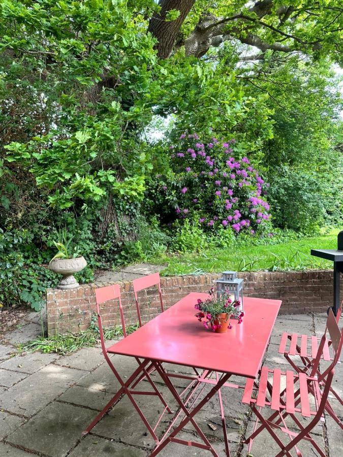 Peaceful Cottage With Private Garden ヘイルシャム エクステリア 写真